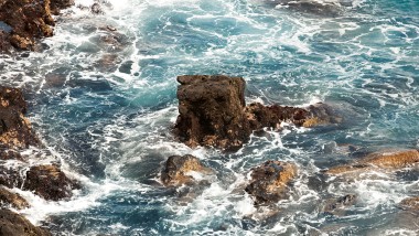 Water and stones 